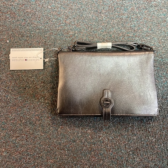 Tommy Hilfiger Wristlet - Picture 2 of 7